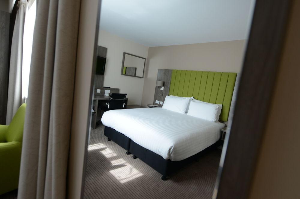 Holiday Inn Wolverhampton - Racecourse, an IHG Hotel Exterior foto