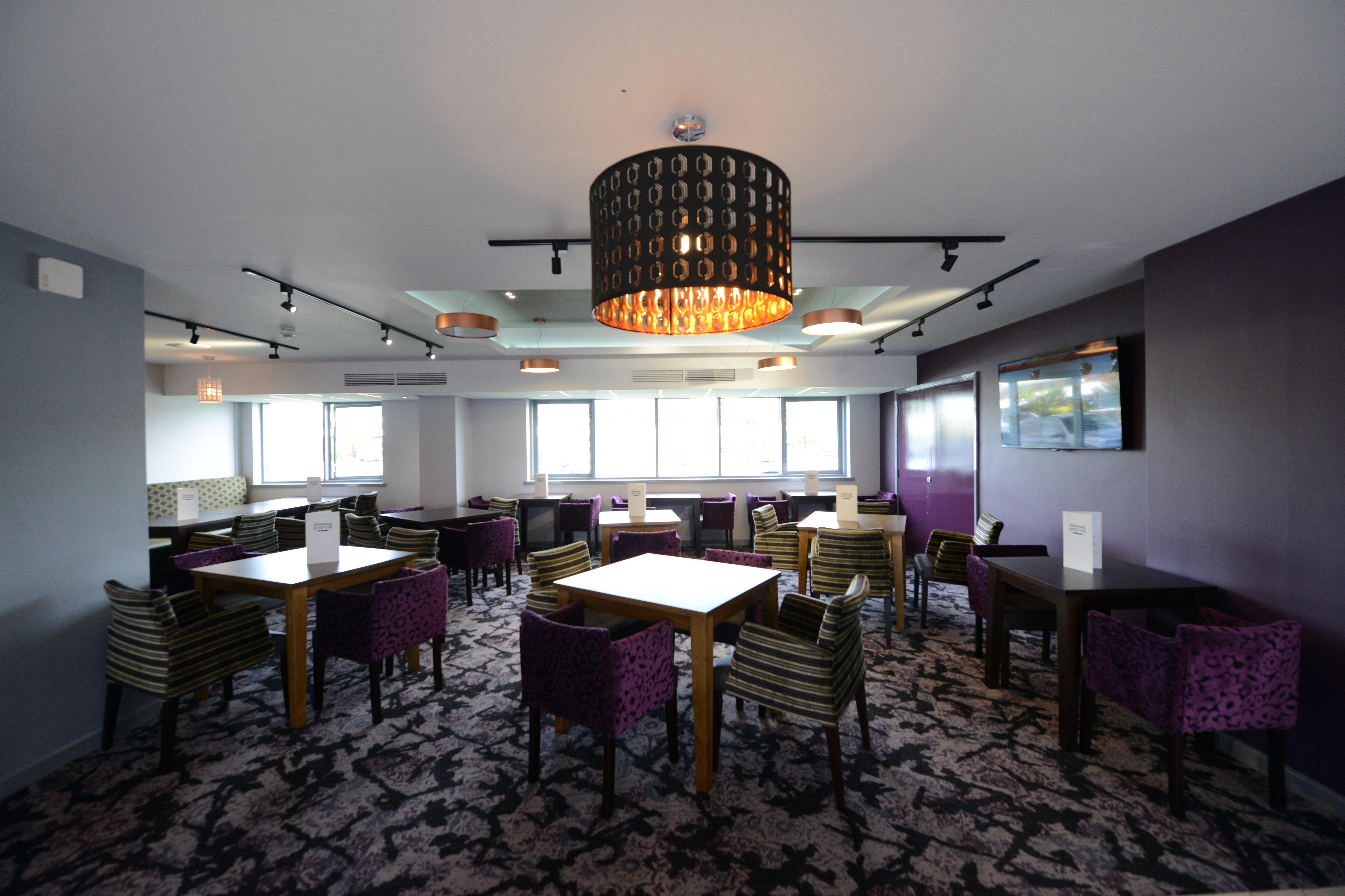 Holiday Inn Wolverhampton - Racecourse, an IHG Hotel Exterior foto