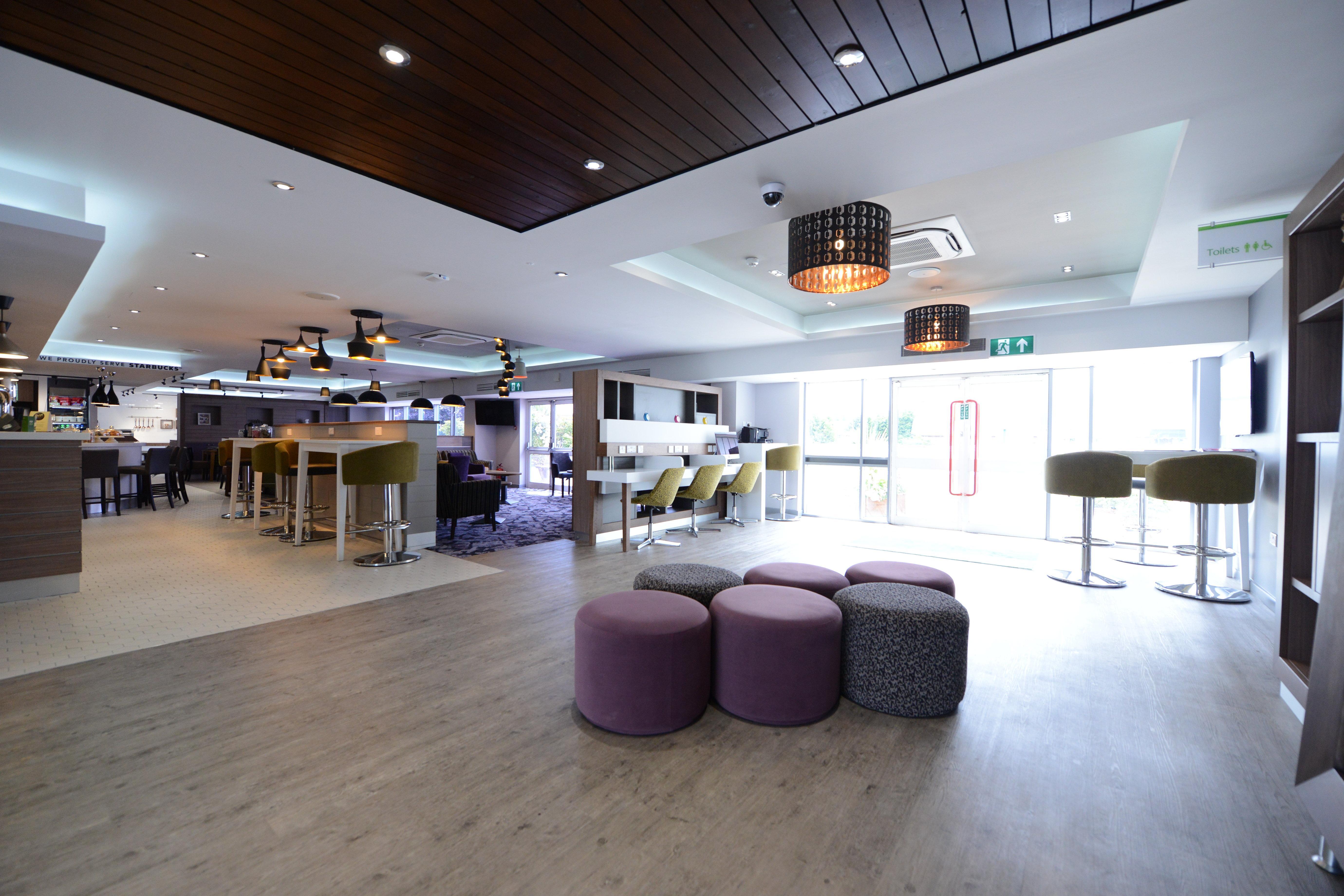 Holiday Inn Wolverhampton - Racecourse, an IHG Hotel Exterior foto