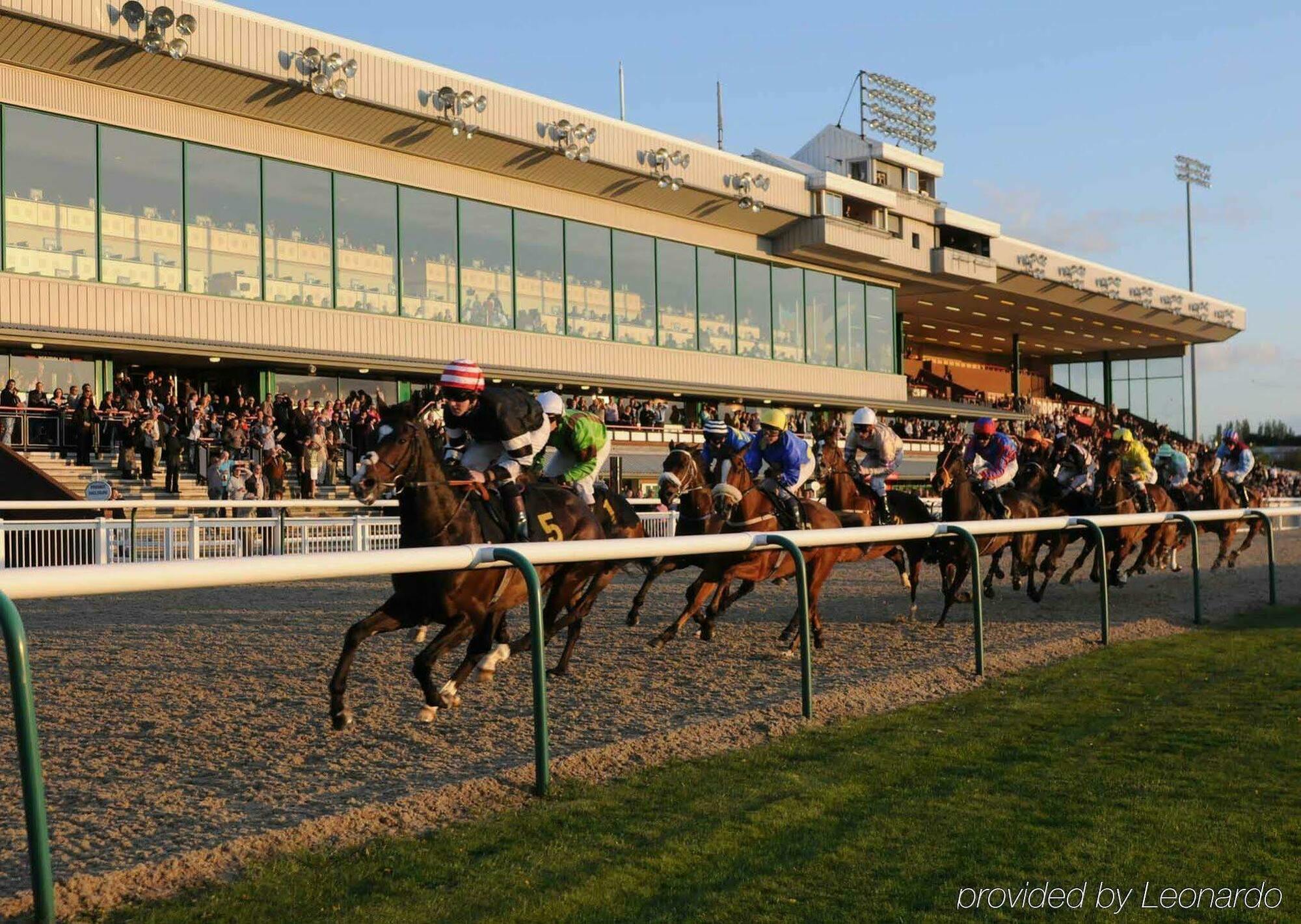 Holiday Inn Wolverhampton - Racecourse, an IHG Hotel Exterior foto